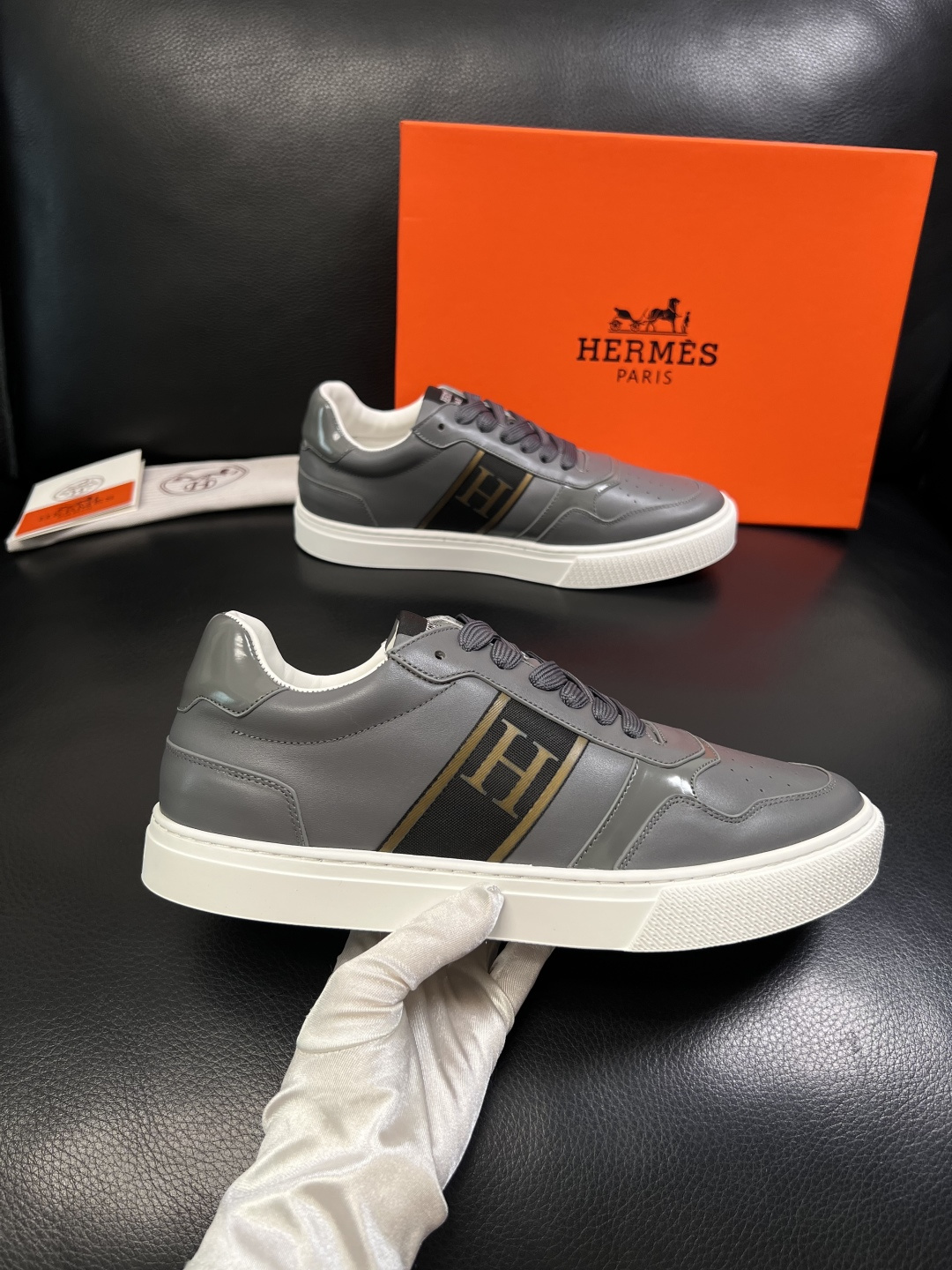 Hermes  高品质  顶级工艺品  爱马仕 专柜同步发售原厂配置，意大利进口原版牛皮面料，高品质拼接
