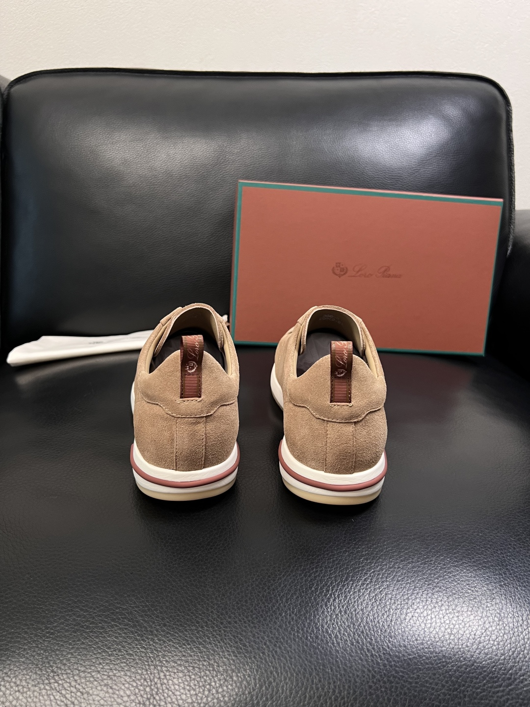 Loro Piana  高品质  顶级工艺品  诺悠翩雅  新品专柜同步原厂配置，鞋面意大利进口牛皮面料