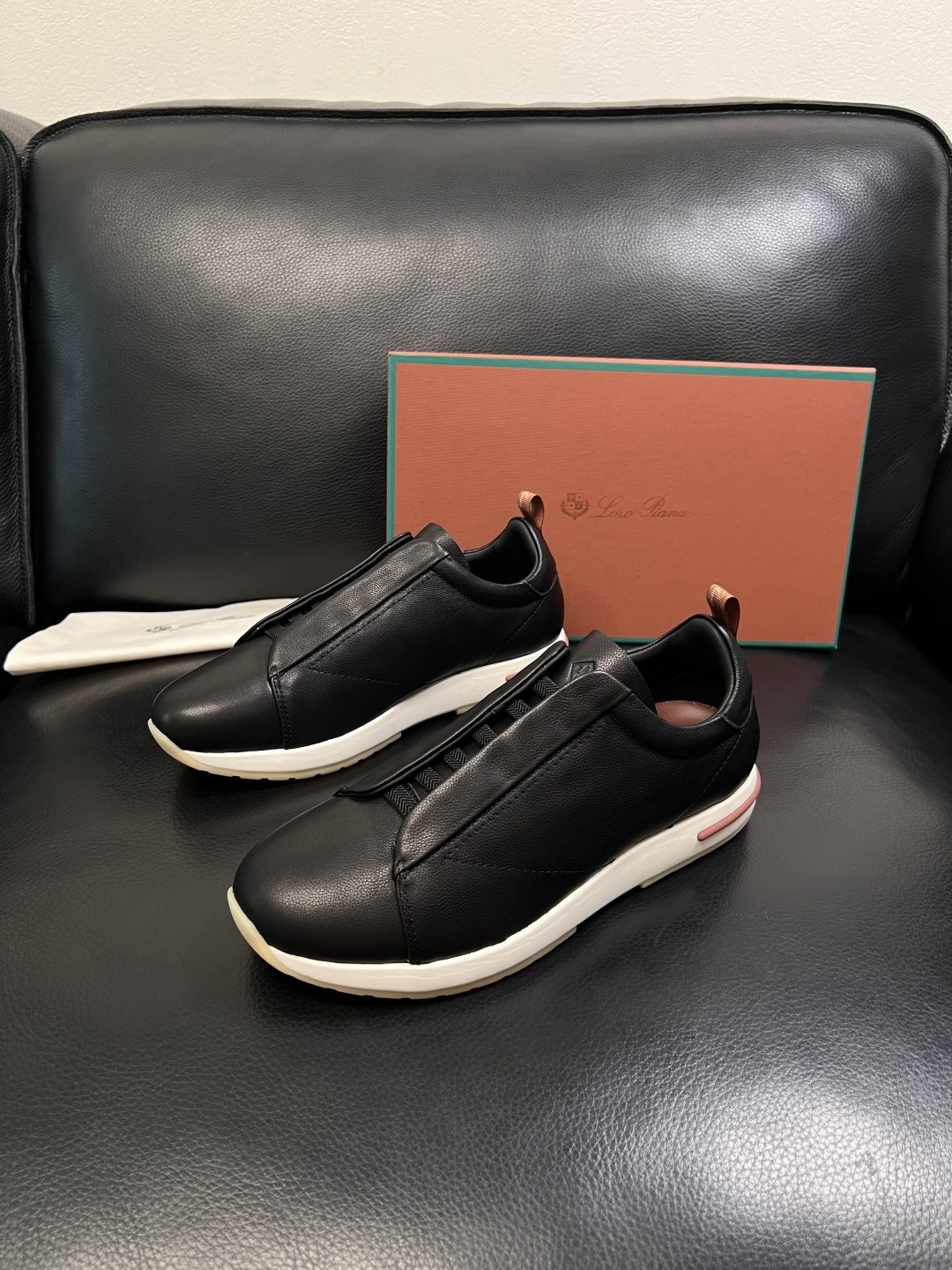 Loro Piana  高品质  顶级工艺品  诺悠翩雅  新品专柜同步原厂配置，鞋面意大利进口牛皮面料