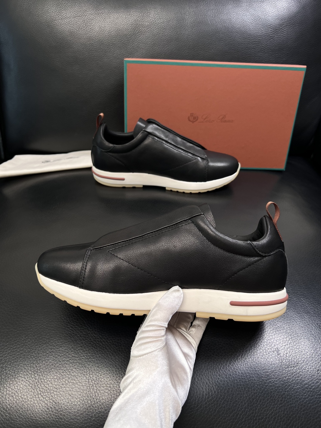 Loro Piana  高品质  顶级工艺品  诺悠翩雅  新品专柜同步原厂配置，鞋面意大利进口牛皮面料
