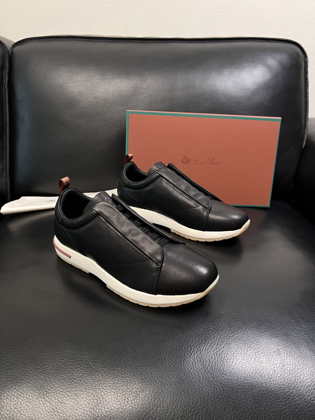 Loro Piana  高品质  顶级工艺品  诺悠翩雅  新品专柜同步原厂配置，鞋面意大利进口牛皮面料