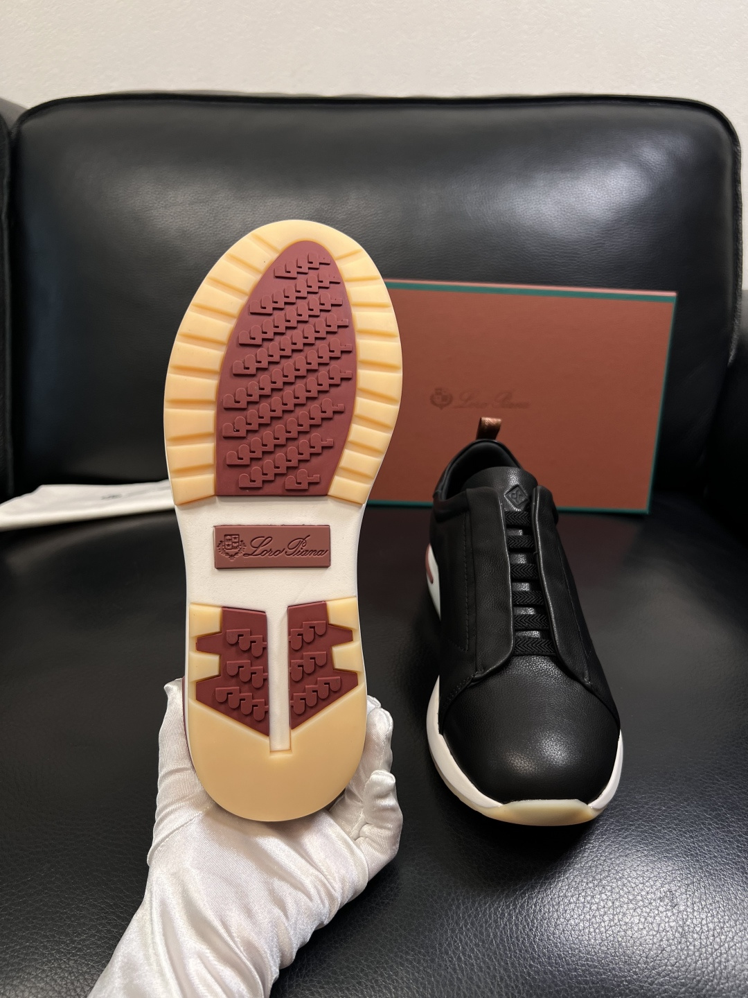 Loro Piana  高品质  顶级工艺品  诺悠翩雅  新品专柜同步原厂配置，鞋面意大利进口牛皮面料