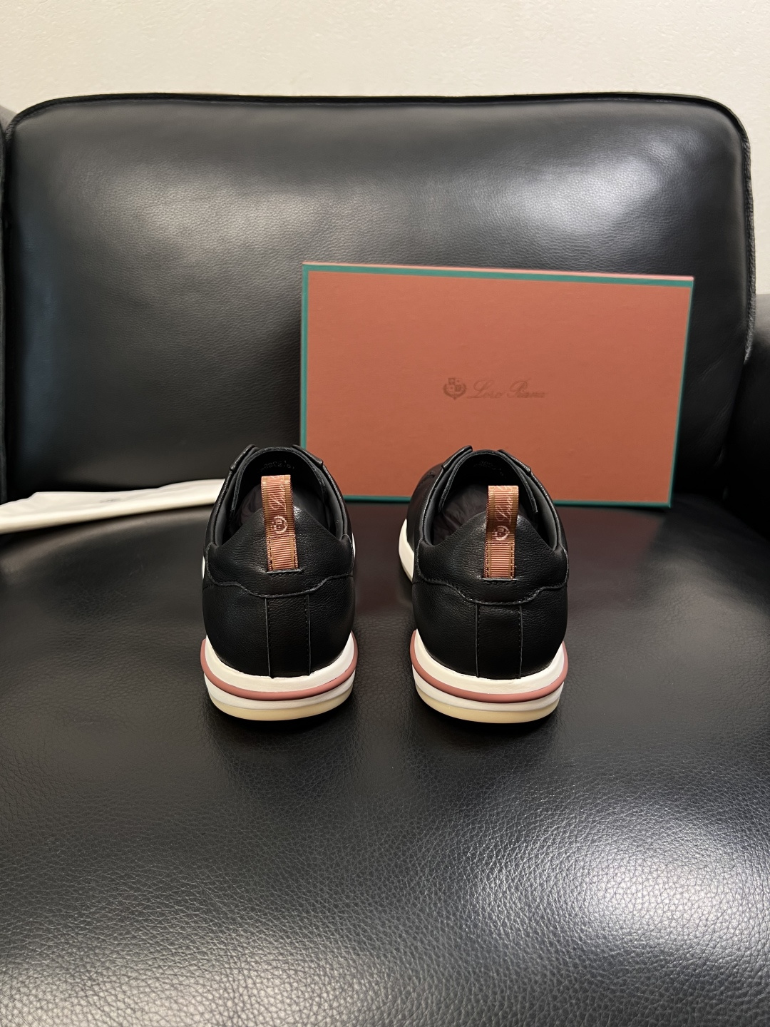 Loro Piana  高品质  顶级工艺品  诺悠翩雅  新品专柜同步原厂配置，鞋面意大利进口牛皮面料