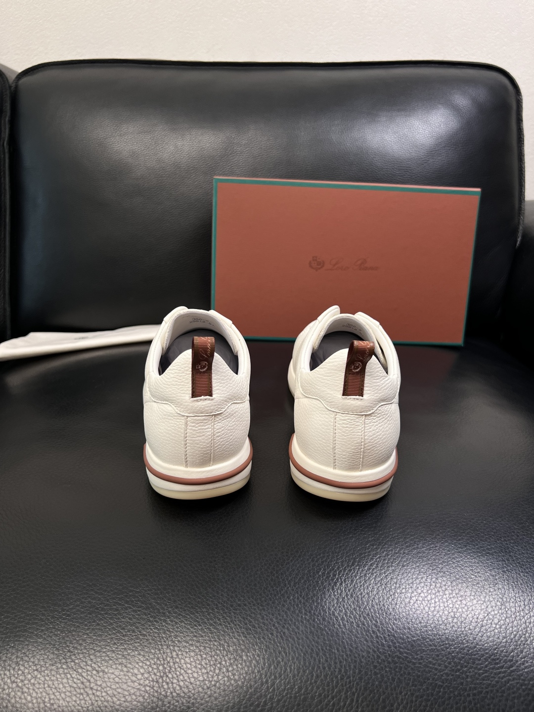 Loro Piana  高品质  顶级工艺品  诺悠翩雅  新品专柜同步原厂配置，鞋面意大利进口牛皮面料
