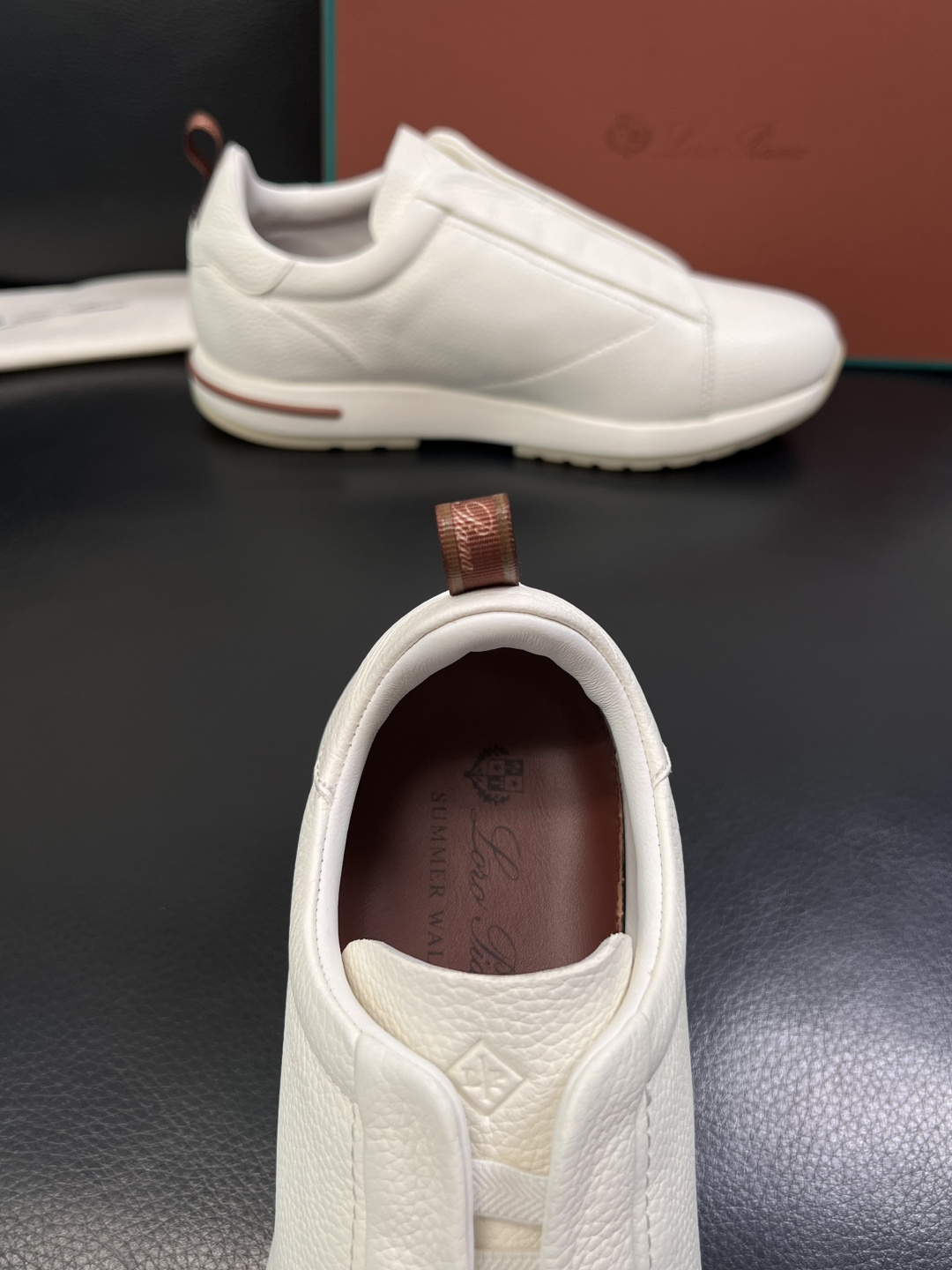 Loro Piana  高品质  顶级工艺品  诺悠翩雅  新品专柜同步原厂配置，鞋面意大利进口牛皮面料