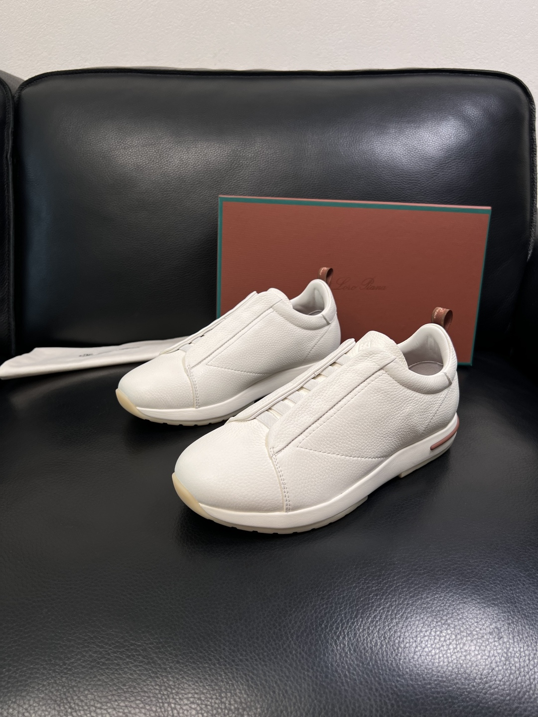 Loro Piana  高品质  顶级工艺品  诺悠翩雅  新品专柜同步原厂配置，鞋面意大利进口牛皮面料