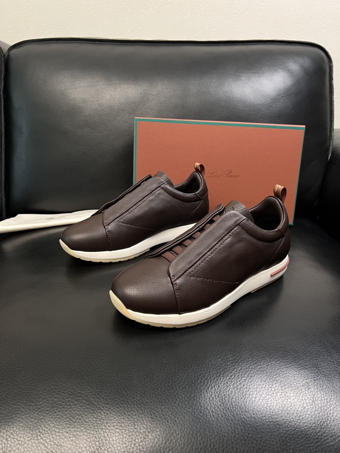 Loro Piana  高品质  顶级工艺品  诺悠翩雅  新品专柜同步原厂配置，鞋面意大利进口牛皮面料