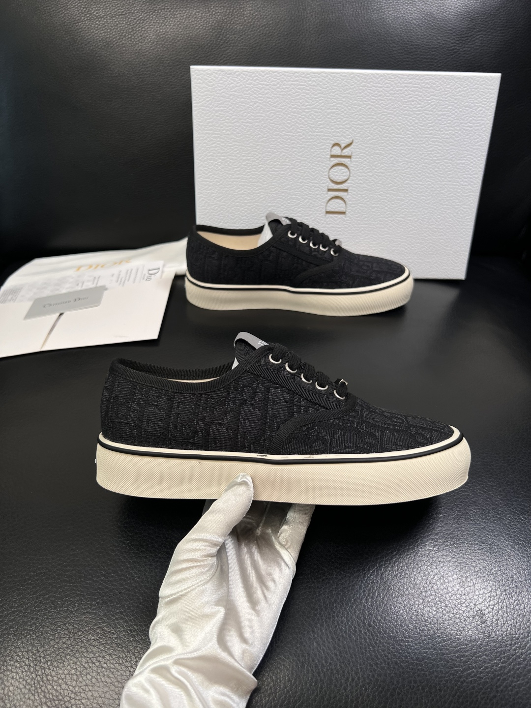 Dior 顶级工艺品 迪奥  专柜同步 原厂配置，意大利进口原版牛皮面料，透气舒适进口水染牛里垫，鞋底：