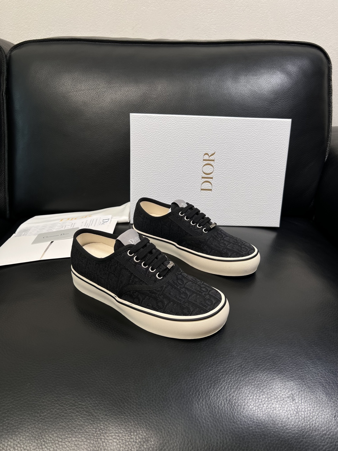 Dior 顶级工艺品 迪奥  专柜同步 原厂配置，意大利进口原版牛皮面料，透气舒适进口水染牛里垫，鞋底：