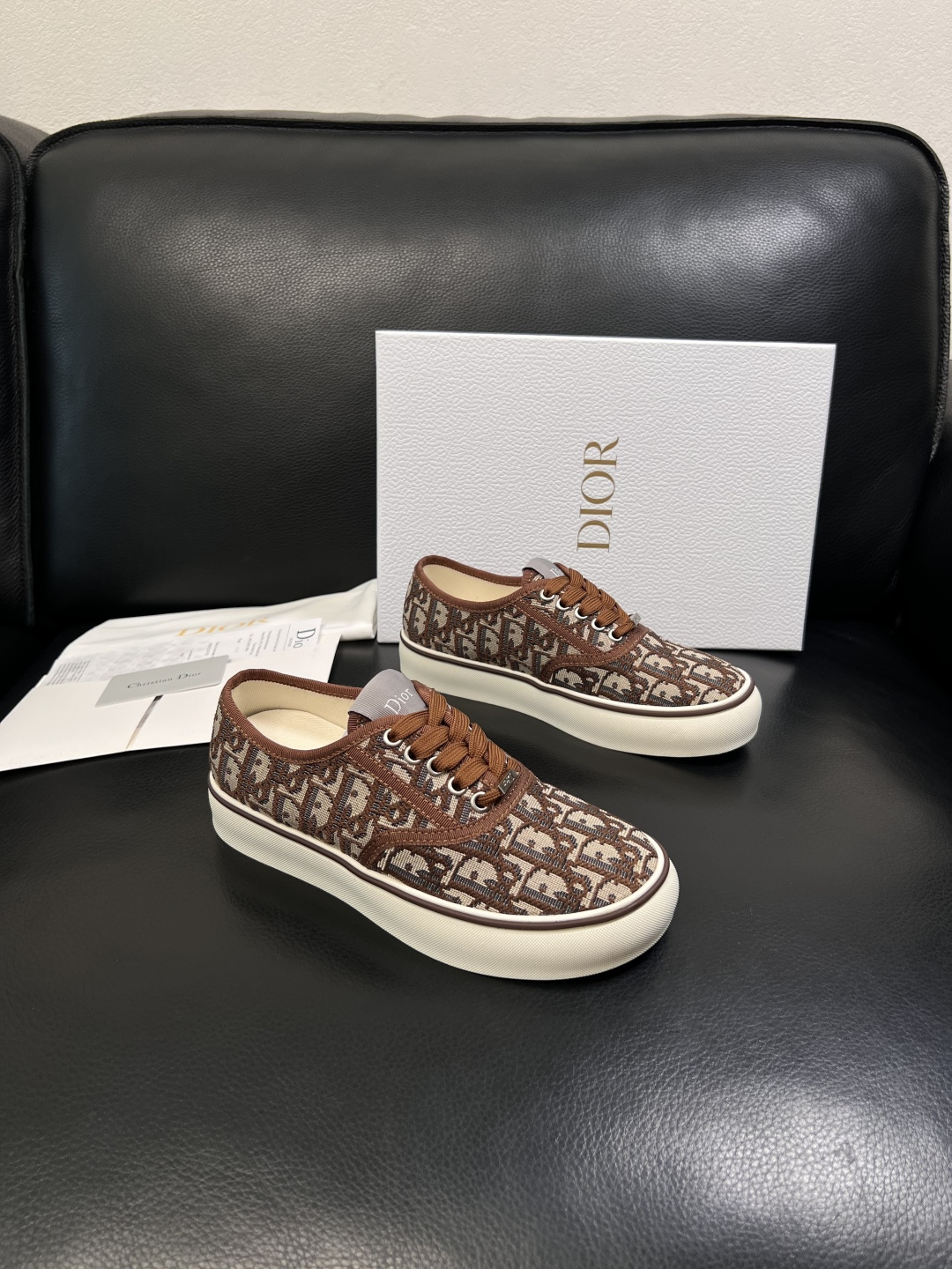 Dior 顶级工艺品 迪奥  专柜同步 原厂配置，意大利进口原版牛皮面料，透气舒适进口水染牛里垫，鞋底：