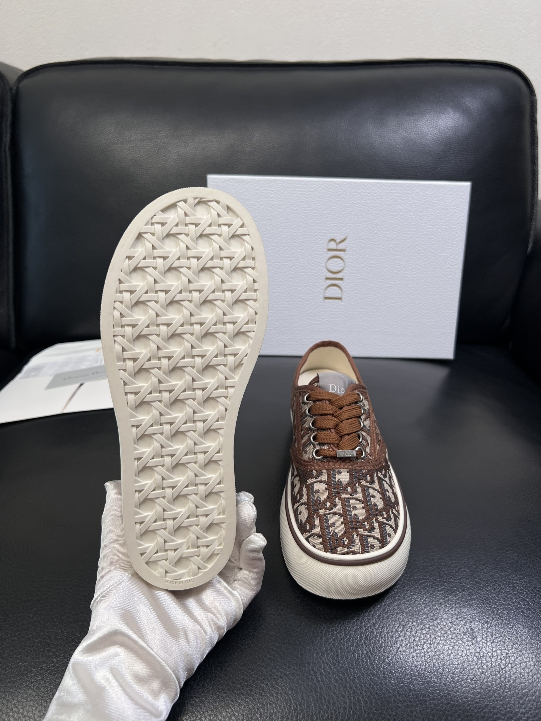 Dior 顶级工艺品 迪奥  专柜同步 原厂配置，意大利进口原版牛皮面料，透气舒适进口水染牛里垫，鞋底：
