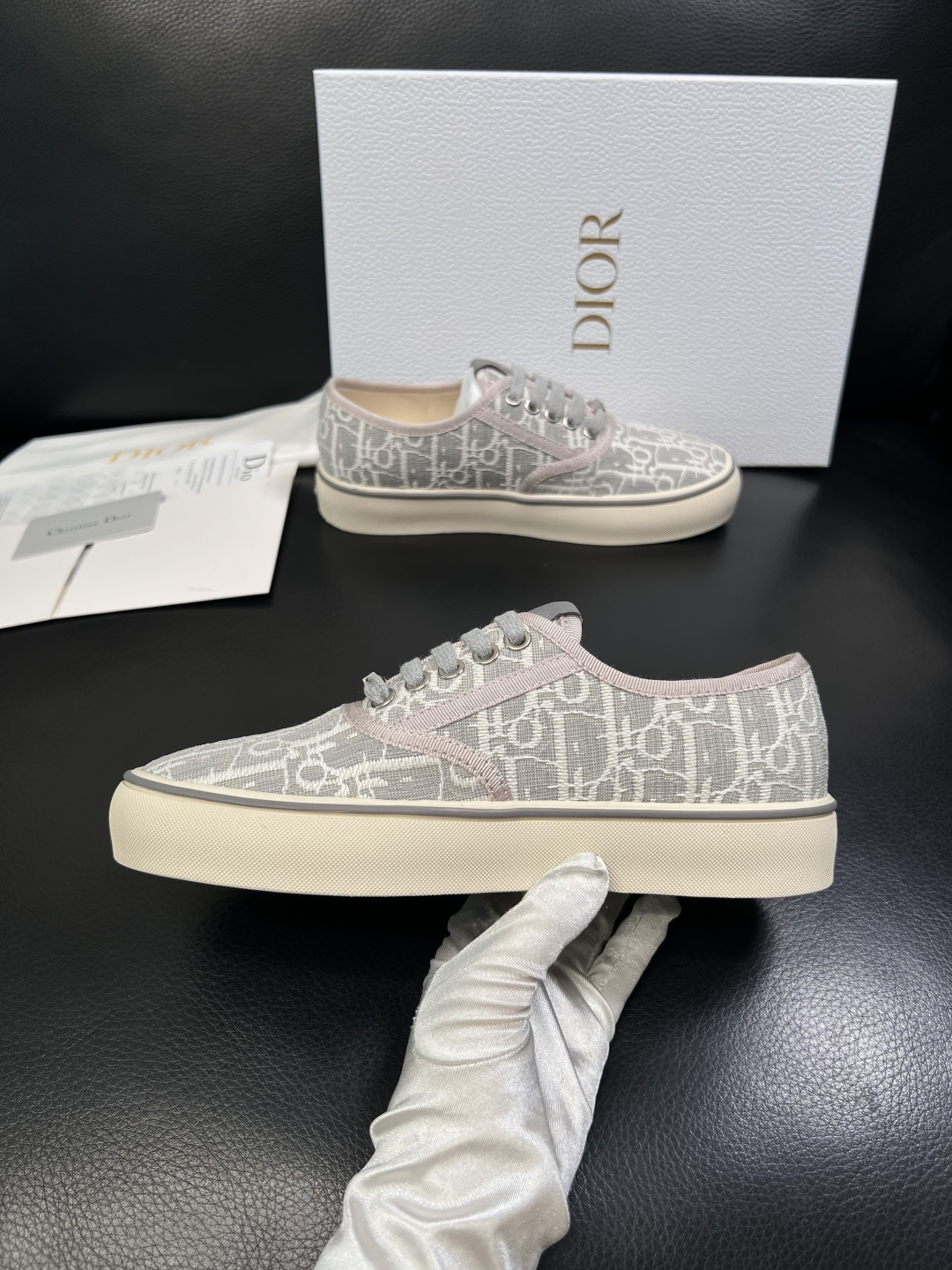 Dior 顶级工艺品 迪奥  专柜同步 原厂配置，意大利进口原版牛皮面料，透气舒适进口水染牛里垫，鞋底：