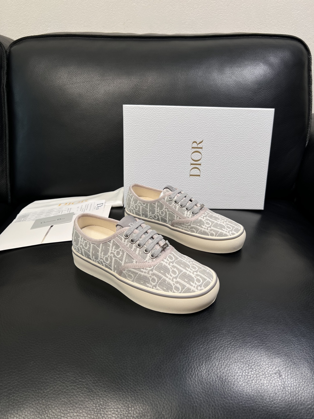 Dior 顶级工艺品 迪奥  专柜同步 原厂配置，意大利进口原版牛皮面料，透气舒适进口水染牛里垫，鞋底：