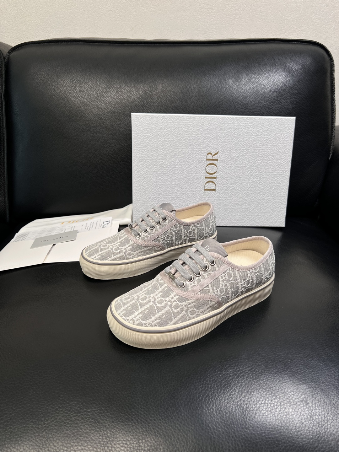 Dior 顶级工艺品 迪奥  专柜同步 原厂配置，意大利进口原版牛皮面料，透气舒适进口水染牛里垫，鞋底：