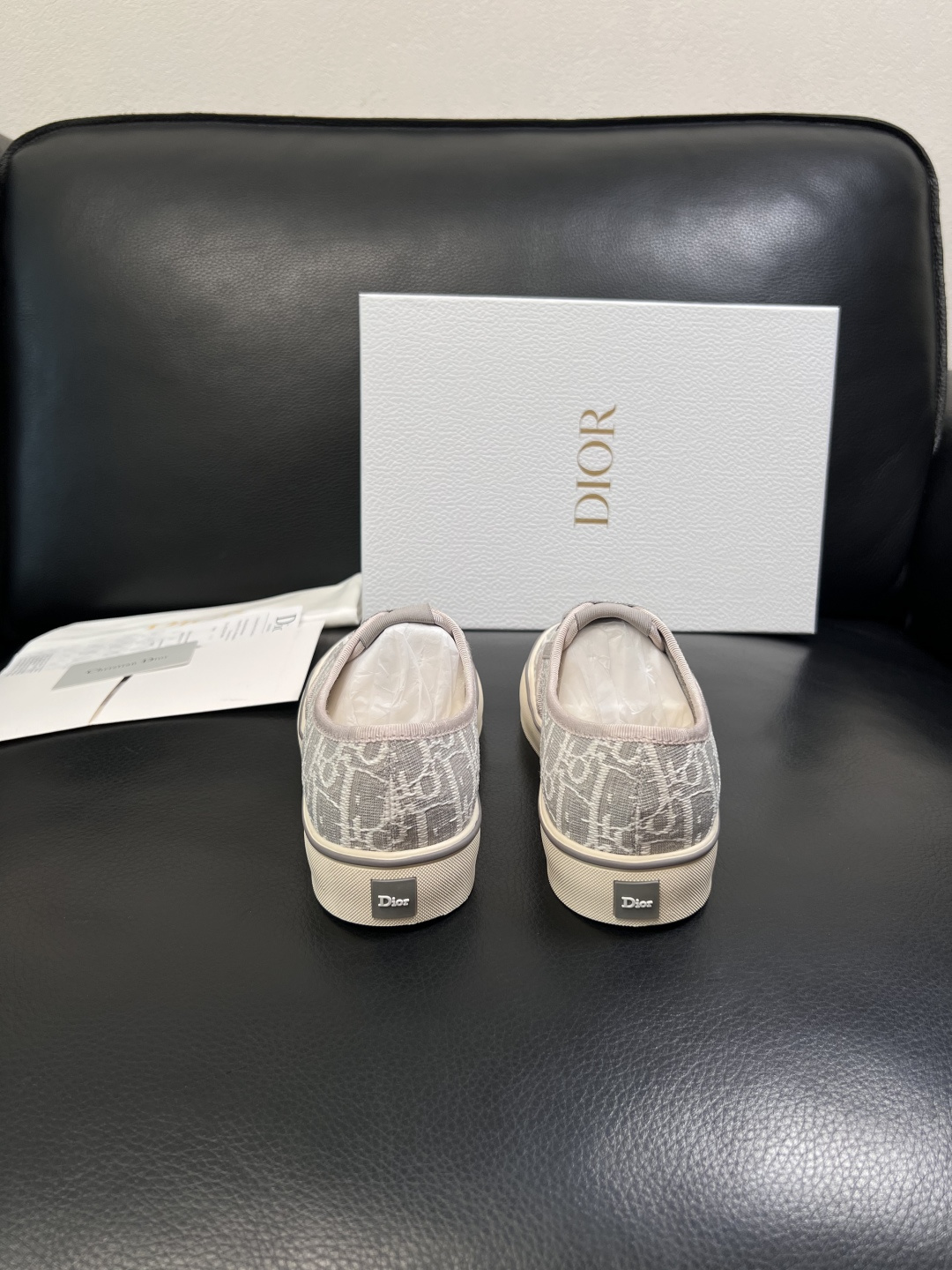 Dior 顶级工艺品 迪奥  专柜同步 原厂配置，意大利进口原版牛皮面料，透气舒适进口水染牛里垫，鞋底：