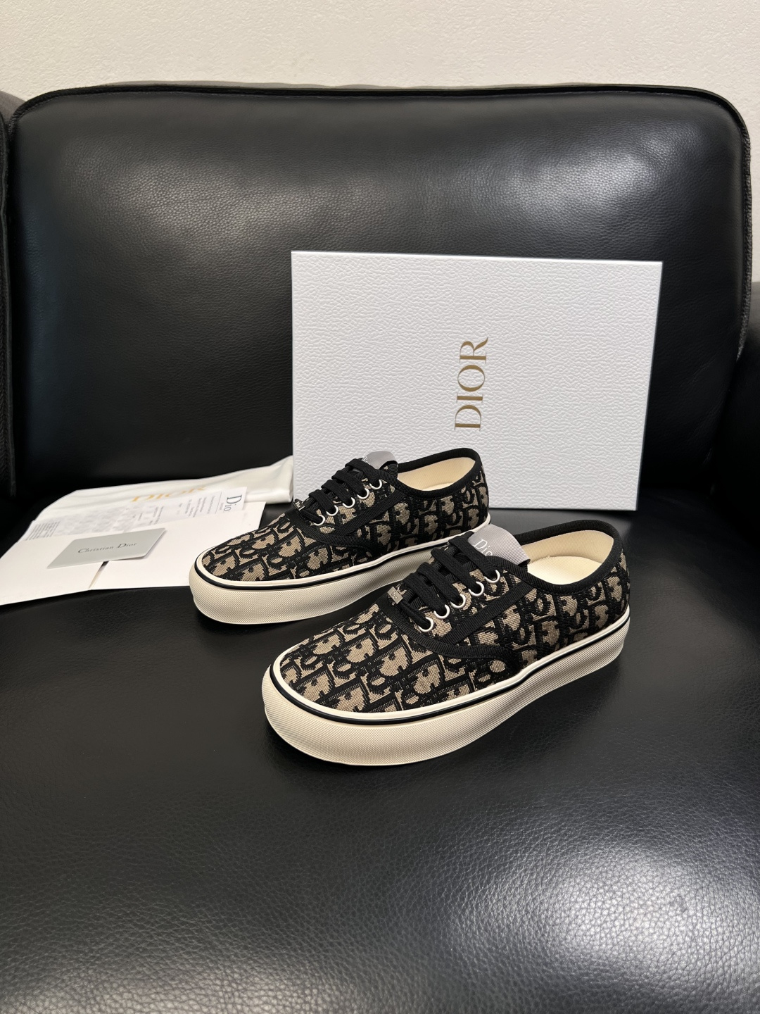 Dior 顶级工艺品 迪奥  专柜同步 原厂配置，意大利进口原版牛皮面料，透气舒适进口水染牛里垫，鞋底：