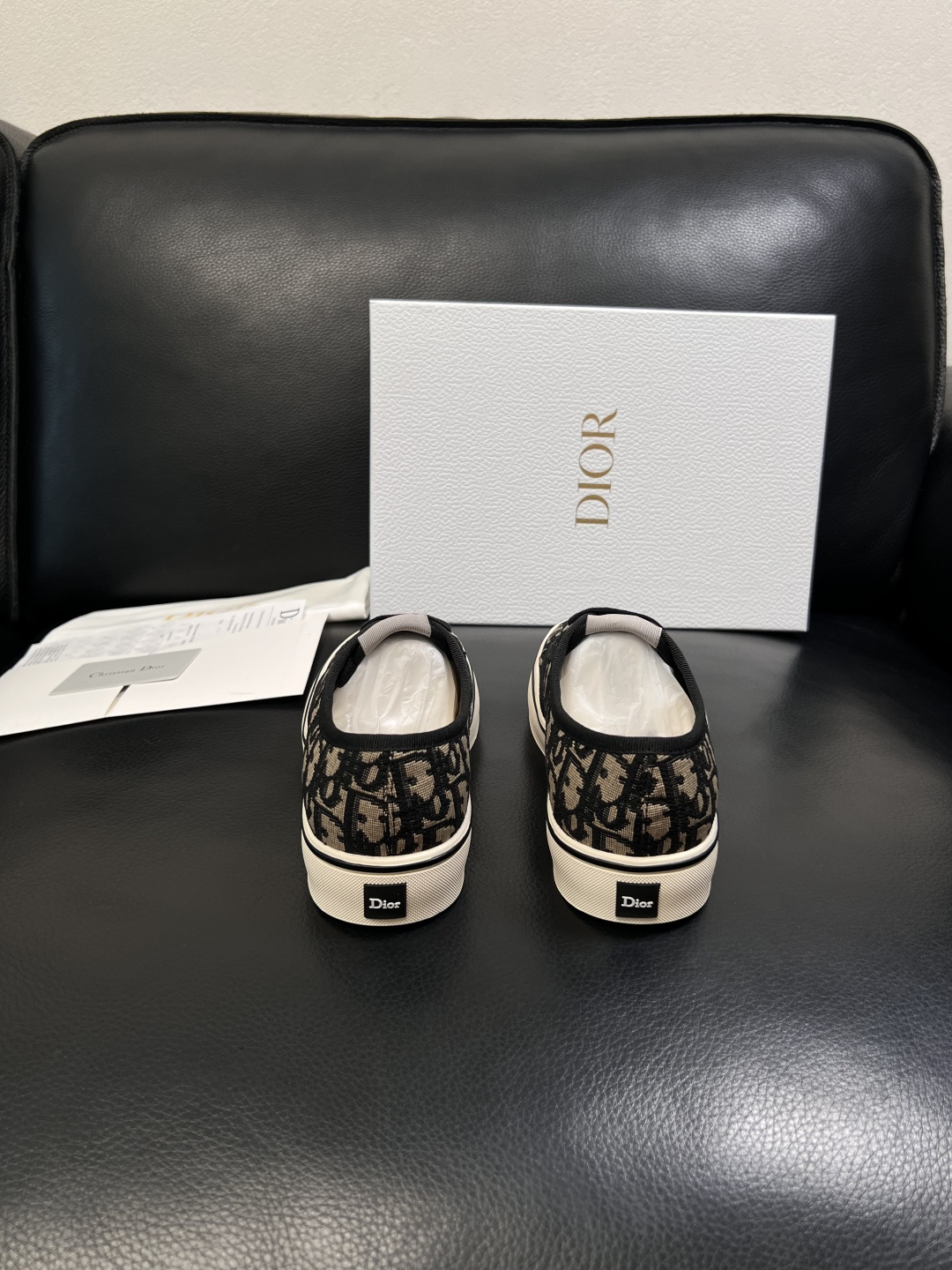 Dior 顶级工艺品 迪奥  专柜同步 原厂配置，意大利进口原版牛皮面料，透气舒适进口水染牛里垫，鞋底：