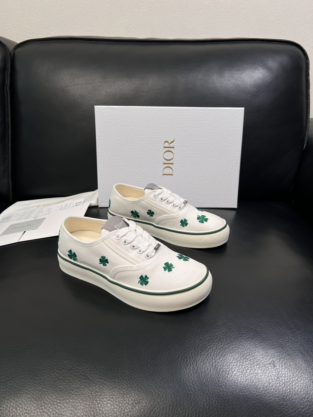Dior 顶级工艺品 迪奥  专柜同步 原厂配置，意大利进口原版牛皮面料，透气舒适进口水染牛里垫，鞋底：