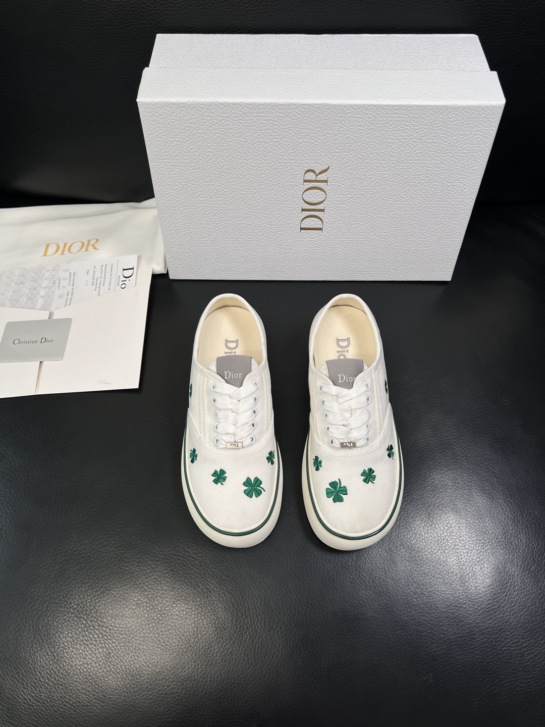 Dior 顶级工艺品 迪奥  专柜同步 原厂配置，意大利进口原版牛皮面料，透气舒适进口水染牛里垫，鞋底：