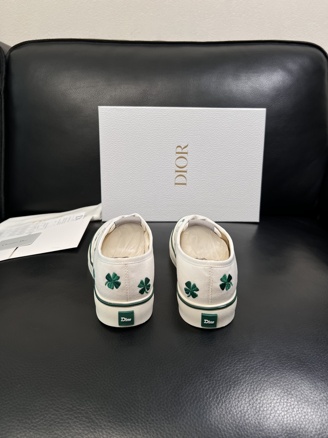 Dior 顶级工艺品 迪奥  专柜同步 原厂配置，意大利进口原版牛皮面料，透气舒适进口水染牛里垫，鞋底：