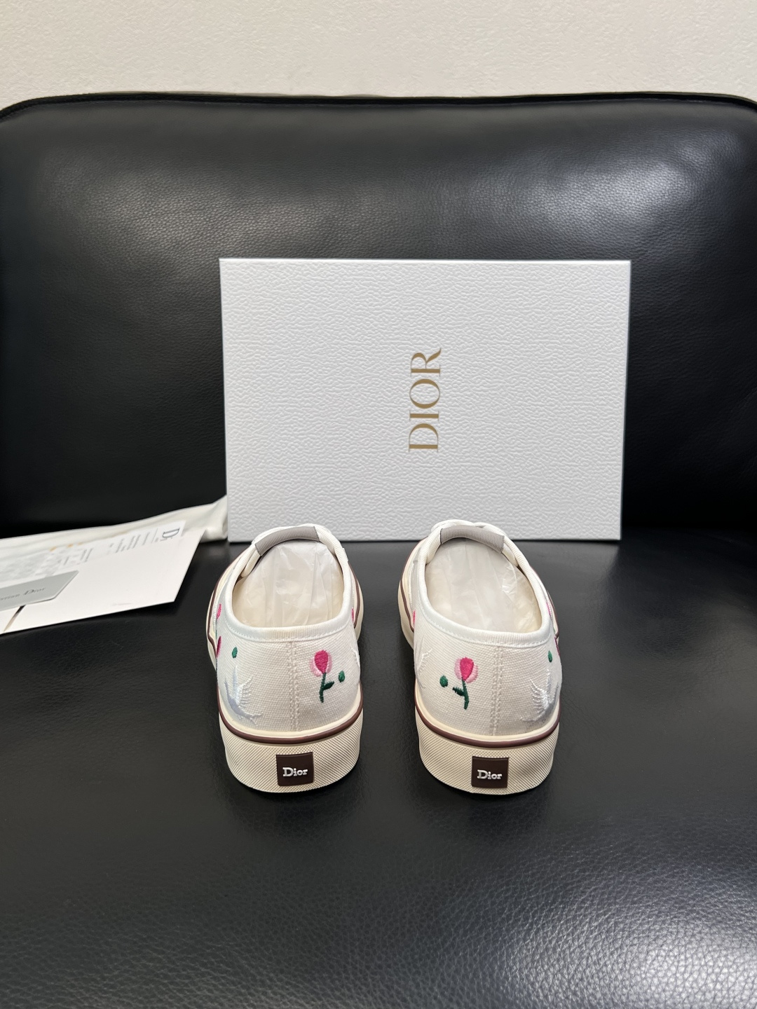 Dior 顶级工艺品 迪奥  专柜同步 原厂配置，意大利进口原版牛皮面料，透气舒适进口水染牛里垫，鞋底：