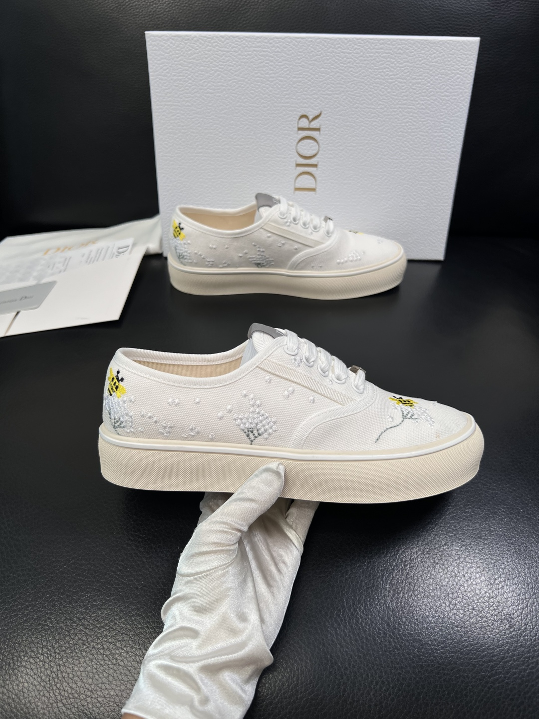 Dior 顶级工艺品 迪奥  专柜同步 原厂配置，意大利进口原版牛皮面料，透气舒适进口水染牛里垫，鞋底：