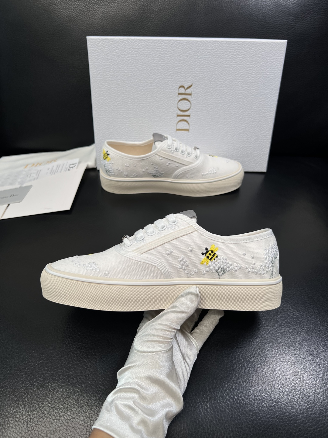 Dior 顶级工艺品 迪奥  专柜同步 原厂配置，意大利进口原版牛皮面料，透气舒适进口水染牛里垫，鞋底：