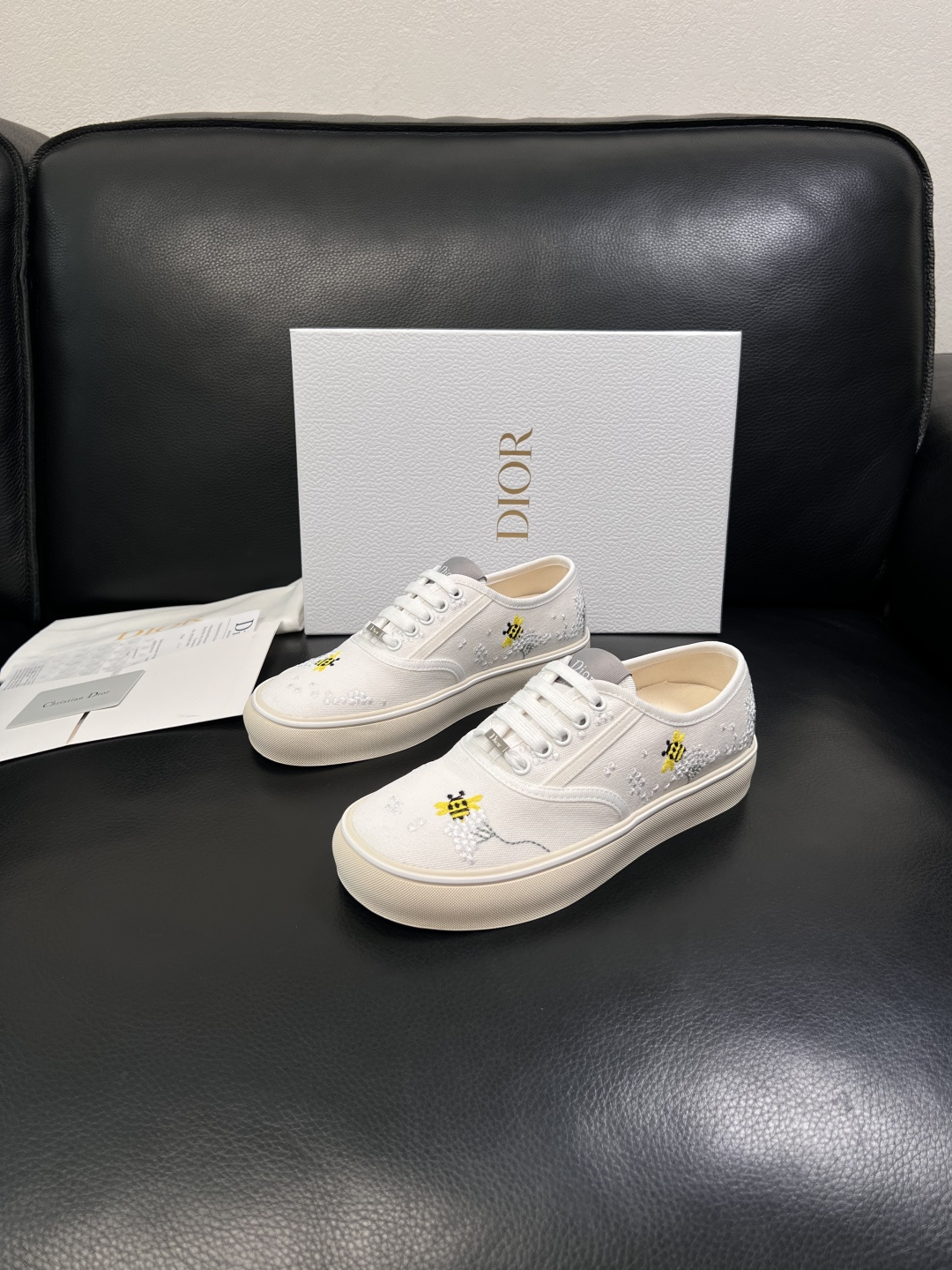 Dior 顶级工艺品 迪奥  专柜同步 原厂配置，意大利进口原版牛皮面料，透气舒适进口水染牛里垫，鞋底：