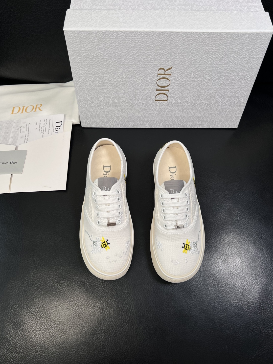 Dior 顶级工艺品 迪奥  专柜同步 原厂配置，意大利进口原版牛皮面料，透气舒适进口水染牛里垫，鞋底：