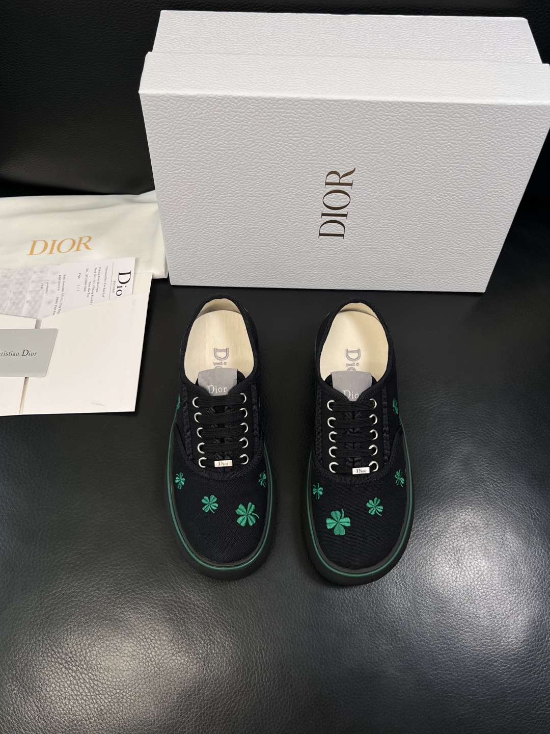 Dior 顶级工艺品 迪奥  专柜同步 原厂配置，意大利进口原版牛皮面料，透气舒适进口水染牛里垫，鞋底：