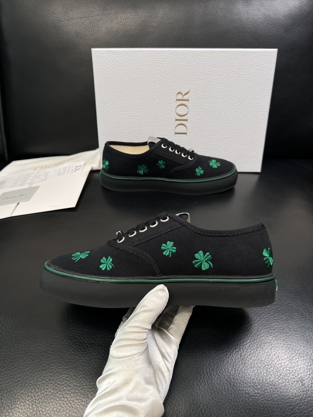 Dior 顶级工艺品 迪奥  专柜同步 原厂配置，意大利进口原版牛皮面料，透气舒适进口水染牛里垫，鞋底：