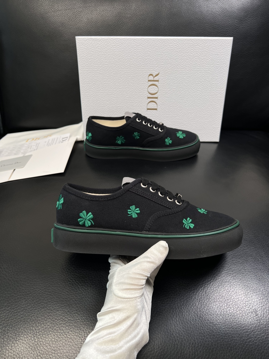Dior 顶级工艺品 迪奥  专柜同步 原厂配置，意大利进口原版牛皮面料，透气舒适进口水染牛里垫，鞋底：