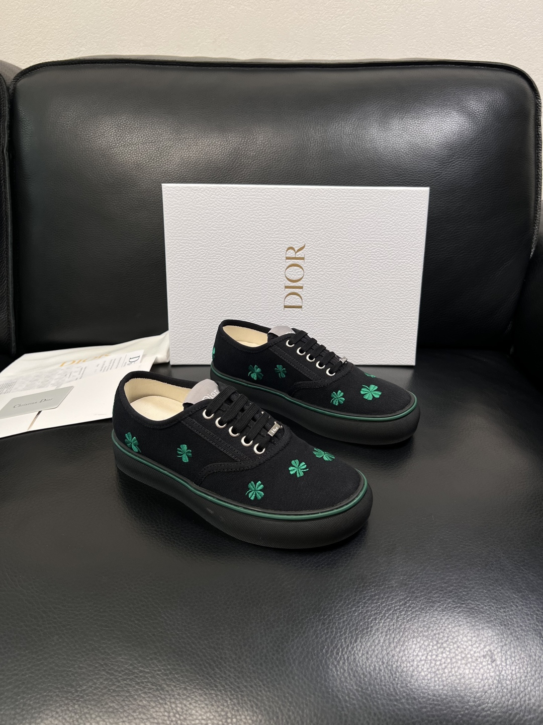 Dior 顶级工艺品 迪奥  专柜同步 原厂配置，意大利进口原版牛皮面料，透气舒适进口水染牛里垫，鞋底：