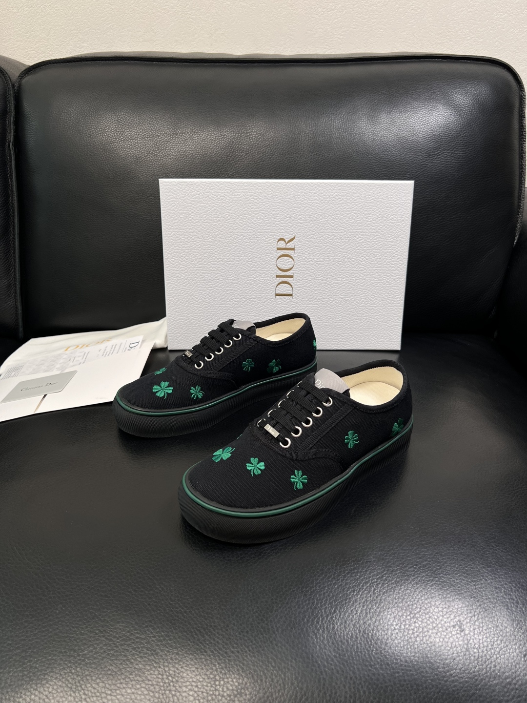 Dior 顶级工艺品 迪奥  专柜同步 原厂配置，意大利进口原版牛皮面料，透气舒适进口水染牛里垫，鞋底：