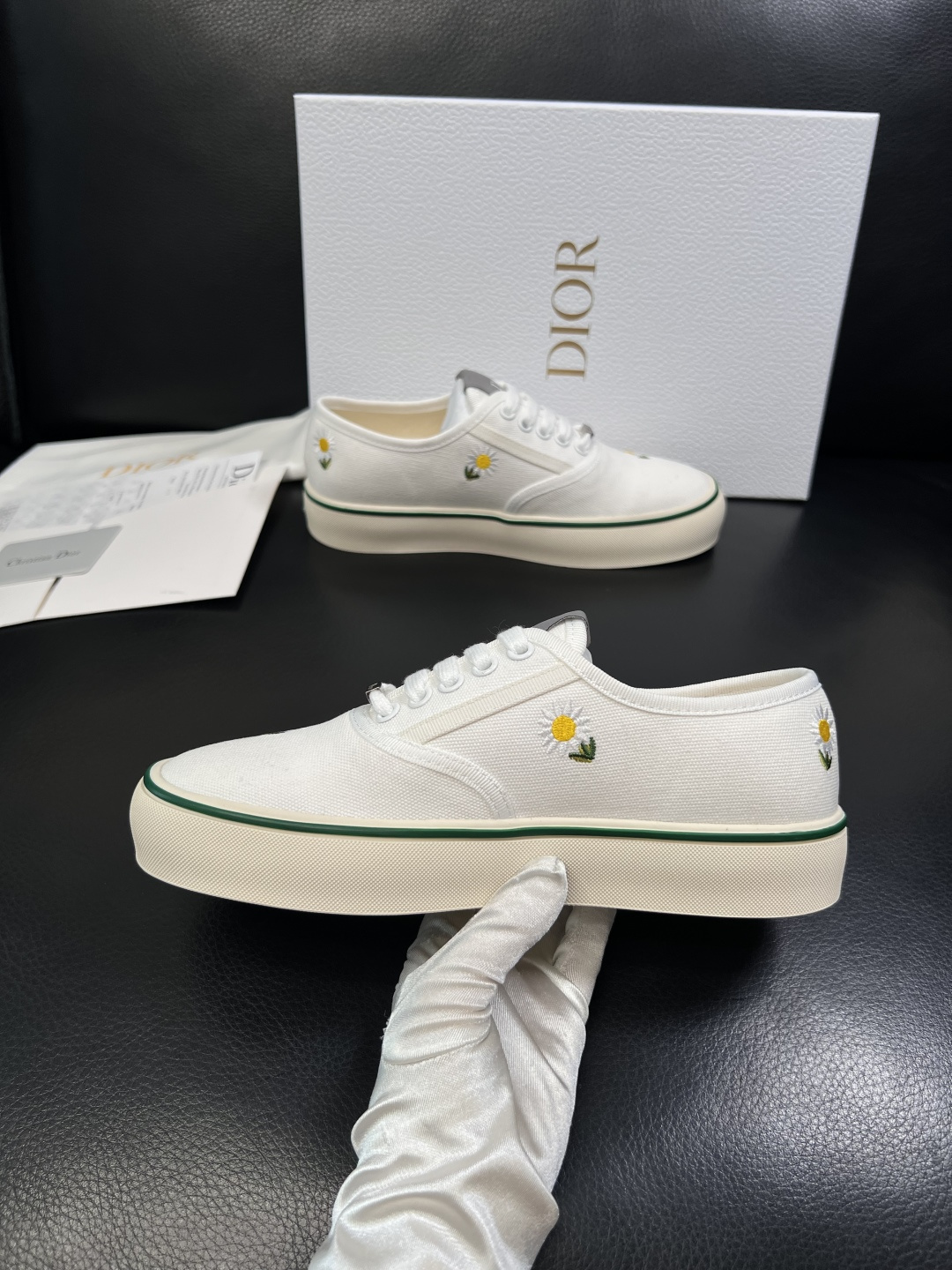 Dior 顶级工艺品 迪奥  专柜同步 原厂配置，意大利进口原版牛皮面料，透气舒适进口水染牛里垫，鞋底：