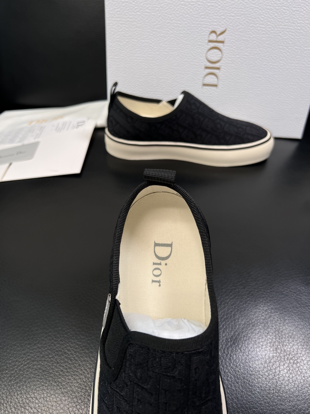 Dior 顶级工艺品 迪奥  专柜同步 原厂配置，意大利进口原版牛皮面料，透气舒适进口水染牛里垫，鞋底：