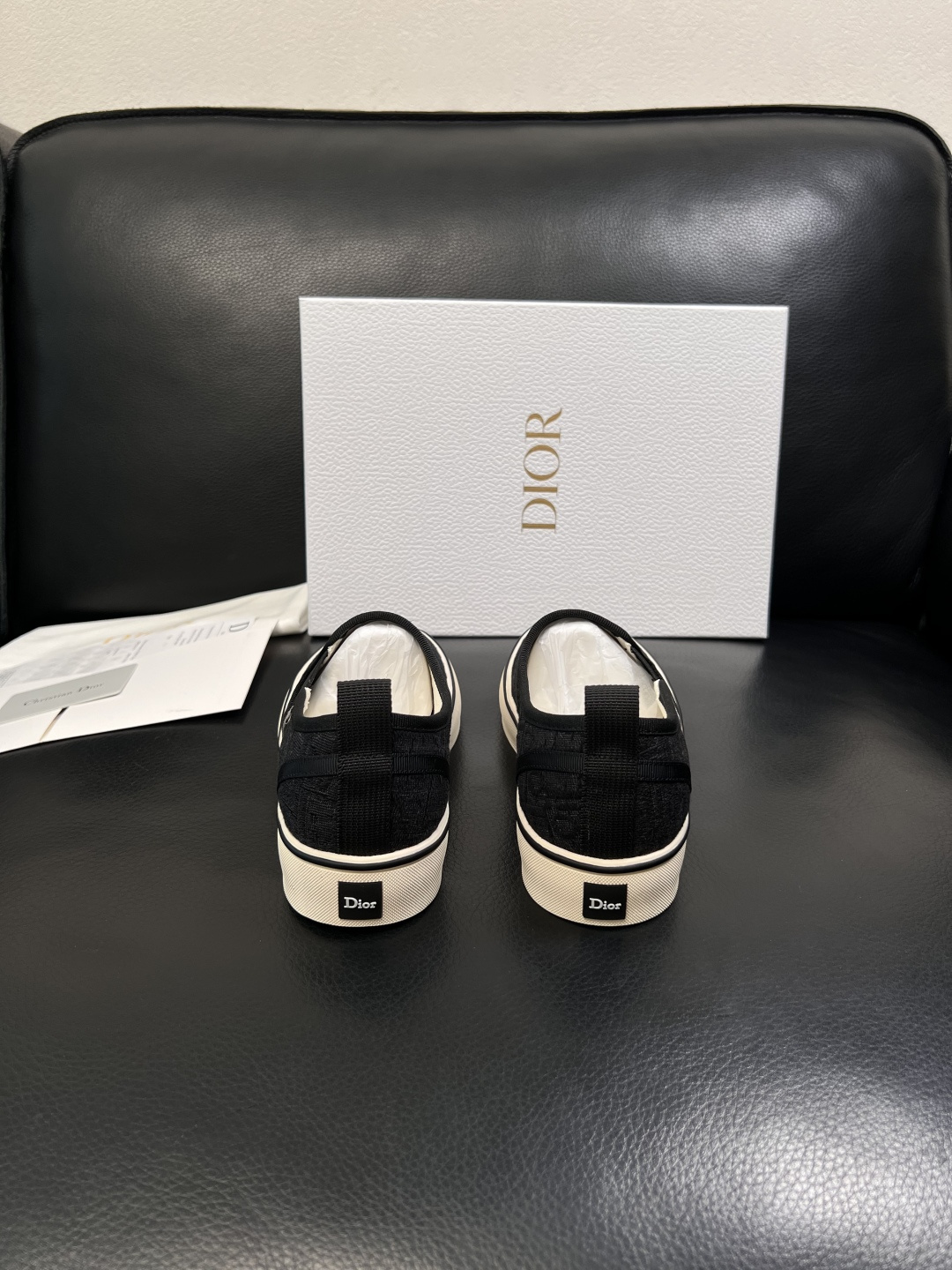 Dior 顶级工艺品 迪奥  专柜同步 原厂配置，意大利进口原版牛皮面料，透气舒适进口水染牛里垫，鞋底：