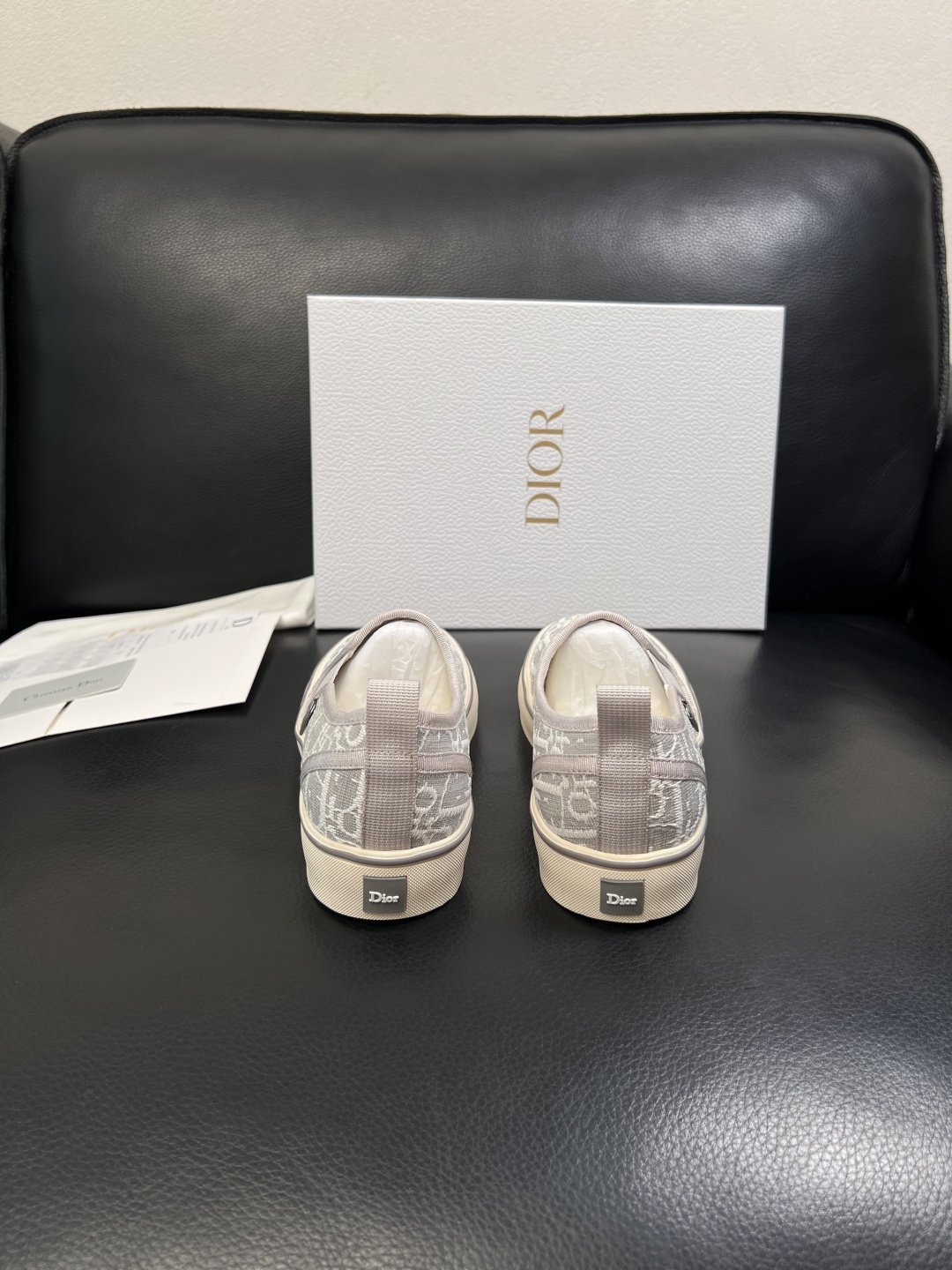 Dior 顶级工艺品 迪奥  专柜同步 原厂配置，意大利进口原版牛皮面料，透气舒适进口水染牛里垫，鞋底：