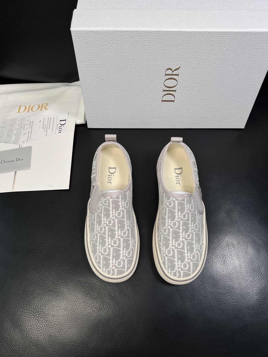 Dior 顶级工艺品 迪奥  专柜同步 原厂配置，意大利进口原版牛皮面料，透气舒适进口水染牛里垫，鞋底：
