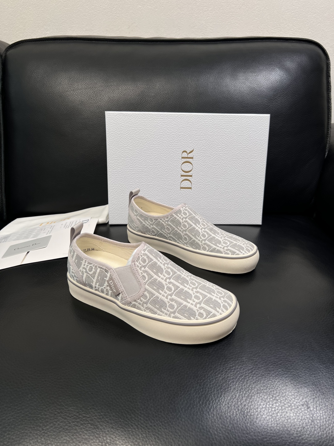Dior 顶级工艺品 迪奥  专柜同步 原厂配置，意大利进口原版牛皮面料，透气舒适进口水染牛里垫，鞋底：