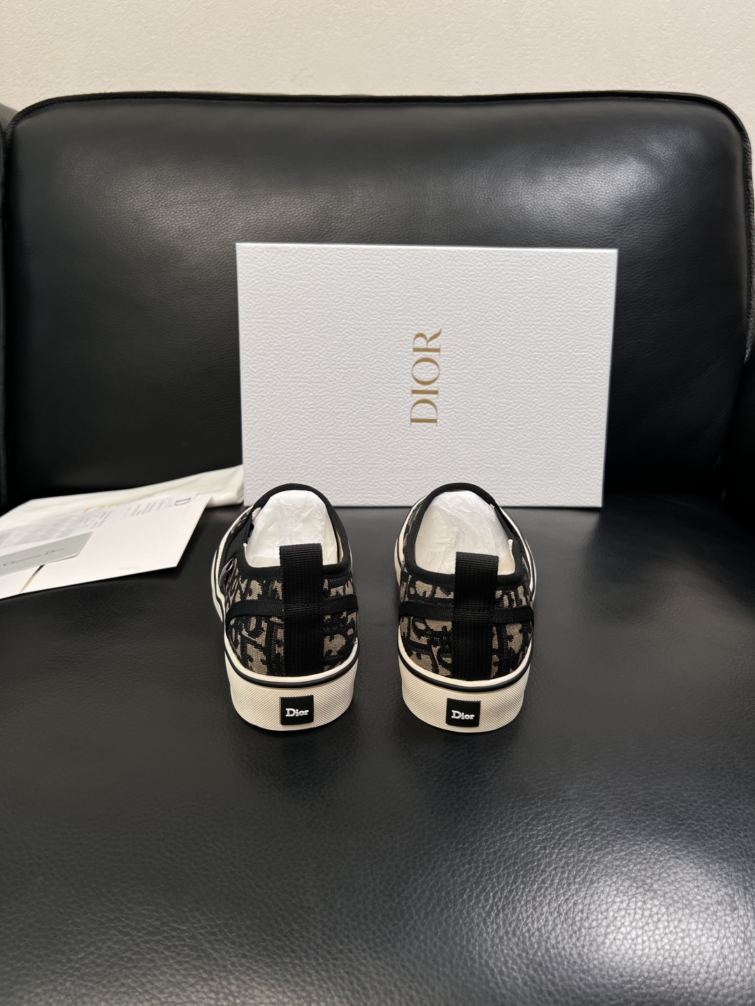 Dior 顶级工艺品 迪奥  专柜同步 原厂配置，意大利进口原版牛皮面料，透气舒适进口水染牛里垫，鞋底：