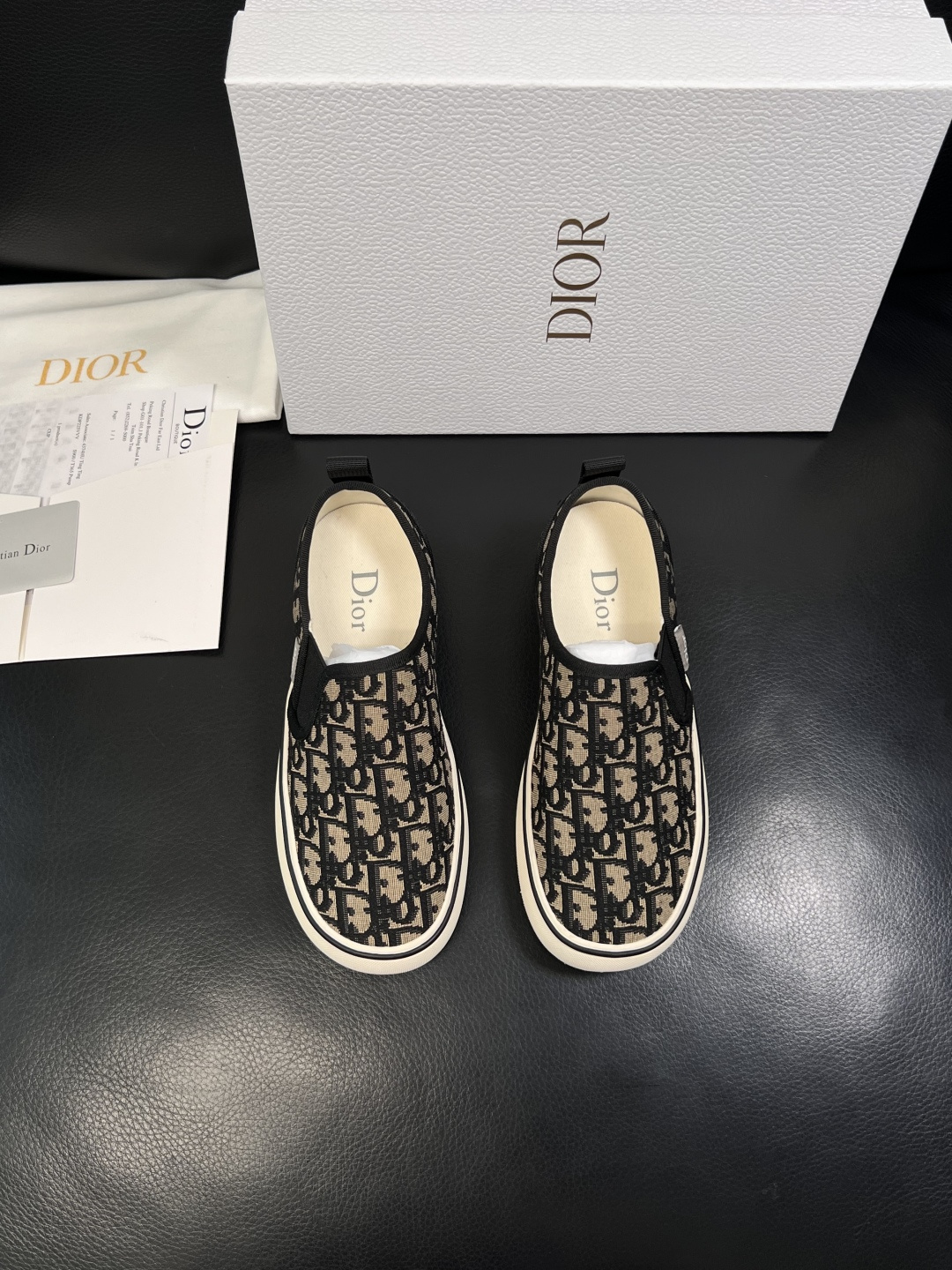 Dior 顶级工艺品 迪奥  专柜同步 原厂配置，意大利进口原版牛皮面料，透气舒适进口水染牛里垫，鞋底：
