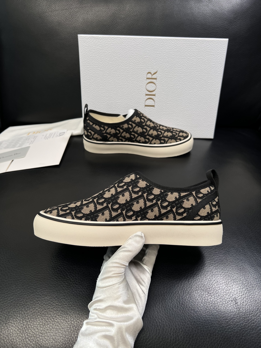 Dior 顶级工艺品 迪奥  专柜同步 原厂配置，意大利进口原版牛皮面料，透气舒适进口水染牛里垫，鞋底：