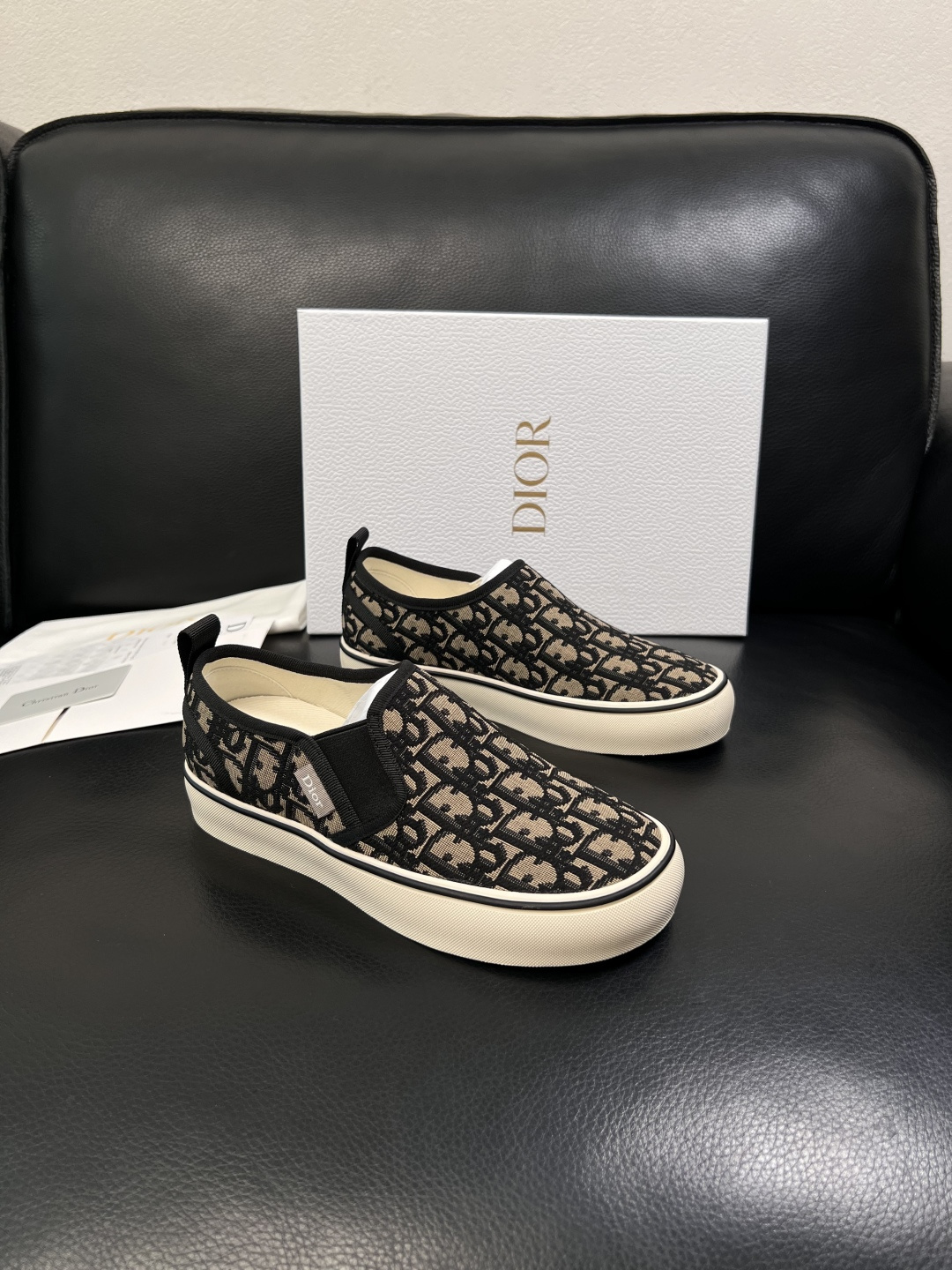 Dior 顶级工艺品 迪奥  专柜同步 原厂配置，意大利进口原版牛皮面料，透气舒适进口水染牛里垫，鞋底：