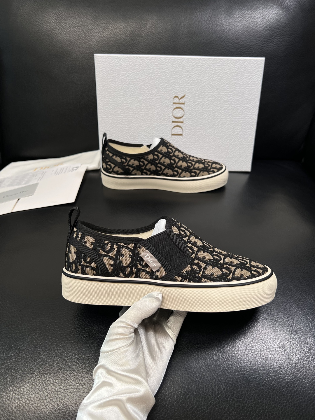 Dior 顶级工艺品 迪奥  专柜同步 原厂配置，意大利进口原版牛皮面料，透气舒适进口水染牛里垫，鞋底：