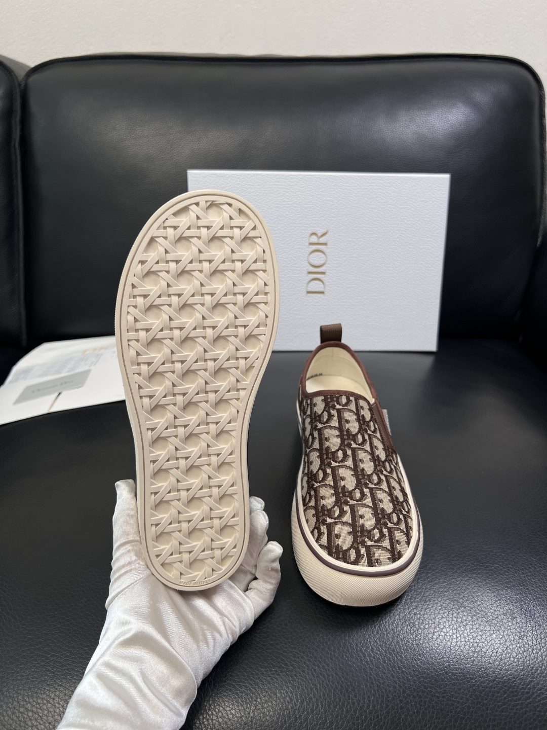 Dior 顶级工艺品 迪奥  专柜同步 原厂配置，意大利进口原版牛皮面料，透气舒适进口水染牛里垫，鞋底：