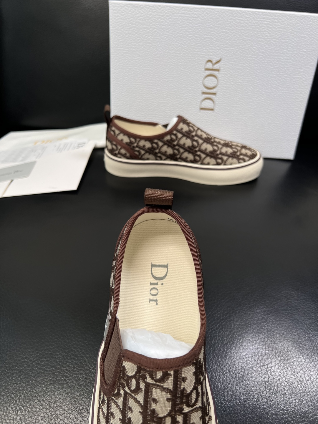 Dior 顶级工艺品 迪奥  专柜同步 原厂配置，意大利进口原版牛皮面料，透气舒适进口水染牛里垫，鞋底：