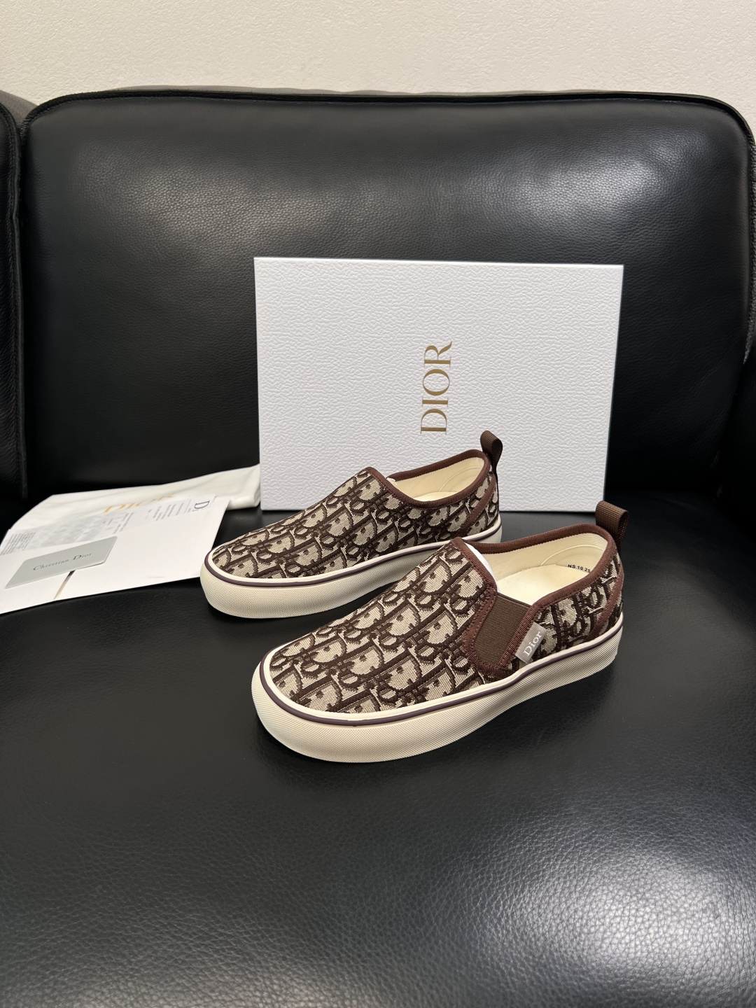 Dior 顶级工艺品 迪奥  专柜同步 原厂配置，意大利进口原版牛皮面料，透气舒适进口水染牛里垫，鞋底：