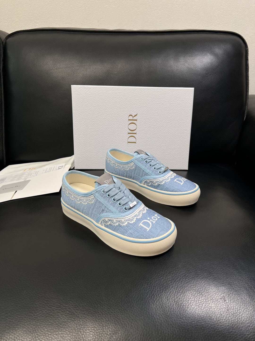 Dior 顶级工艺品 迪奥  专柜同步 原厂配置，意大利进口原版牛皮面料，透气舒适进口水染牛里垫，鞋底：