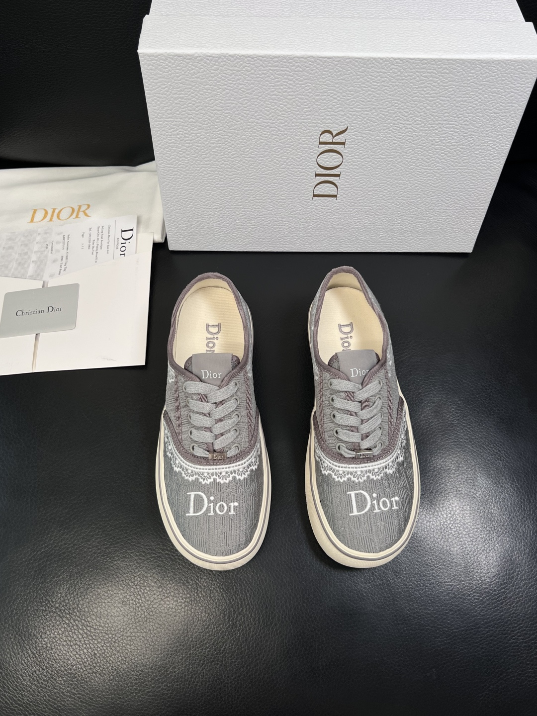 Dior 顶级工艺品 迪奥  专柜同步 原厂配置，意大利进口原版牛皮面料，透气舒适进口水染牛里垫，鞋底：
